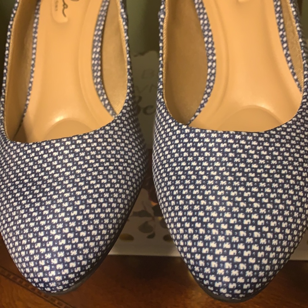 Abella Blue Pump, Size 9.5 M, NWB - Picture 3 of 9
